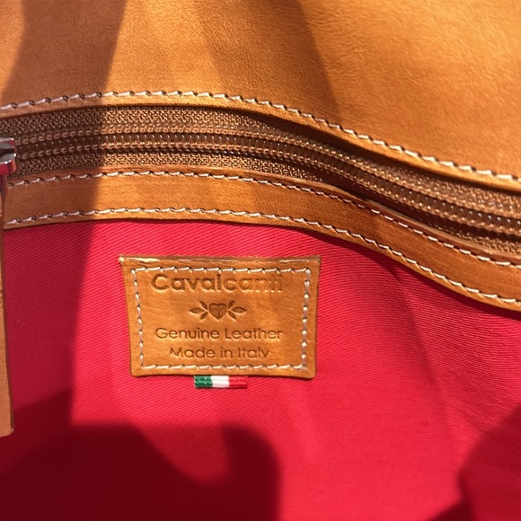 Beautiful Italian leather shoulder bag in camel color - Picture 9 of 13